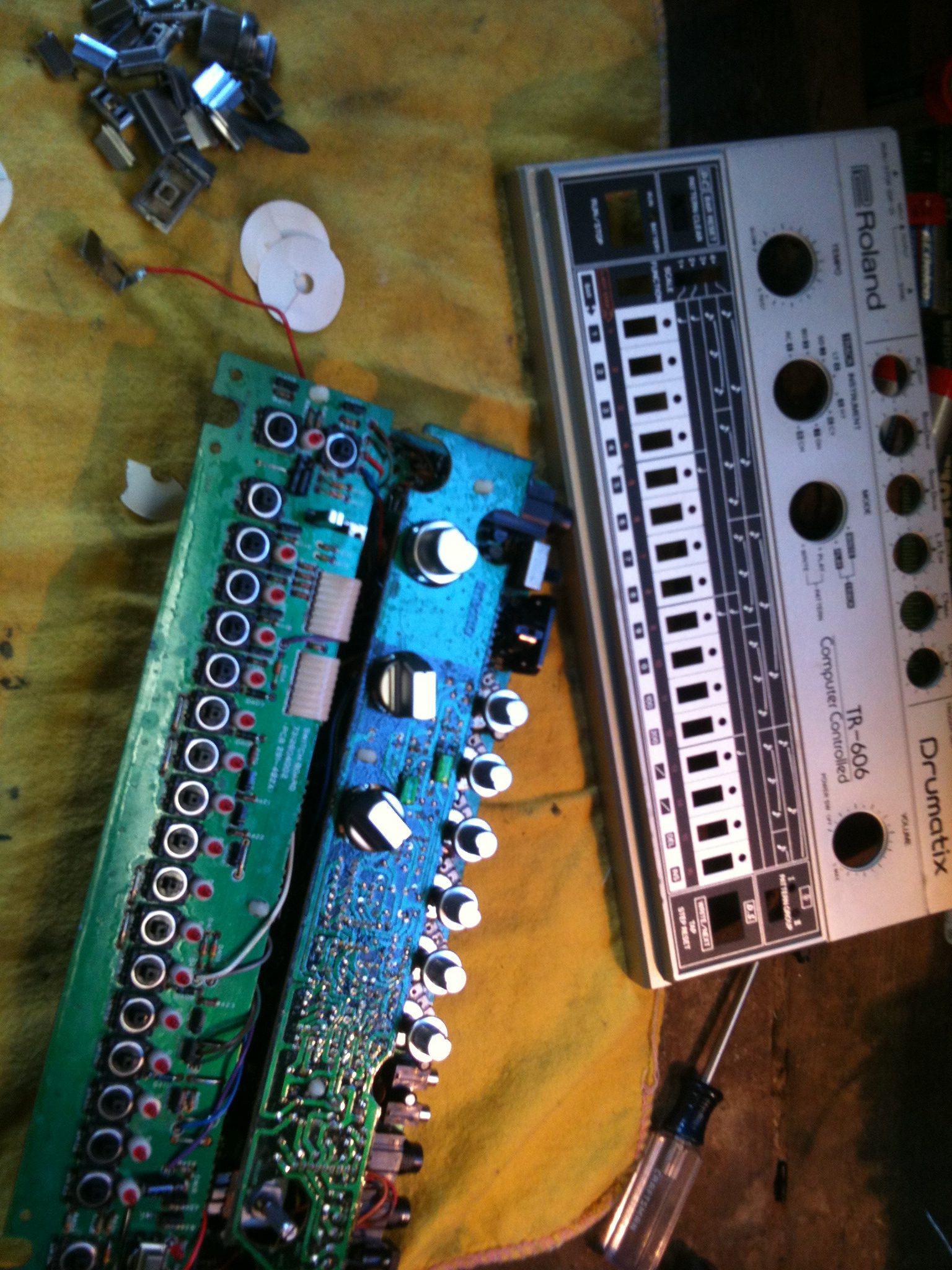 Dirty Roland TR 606 parts